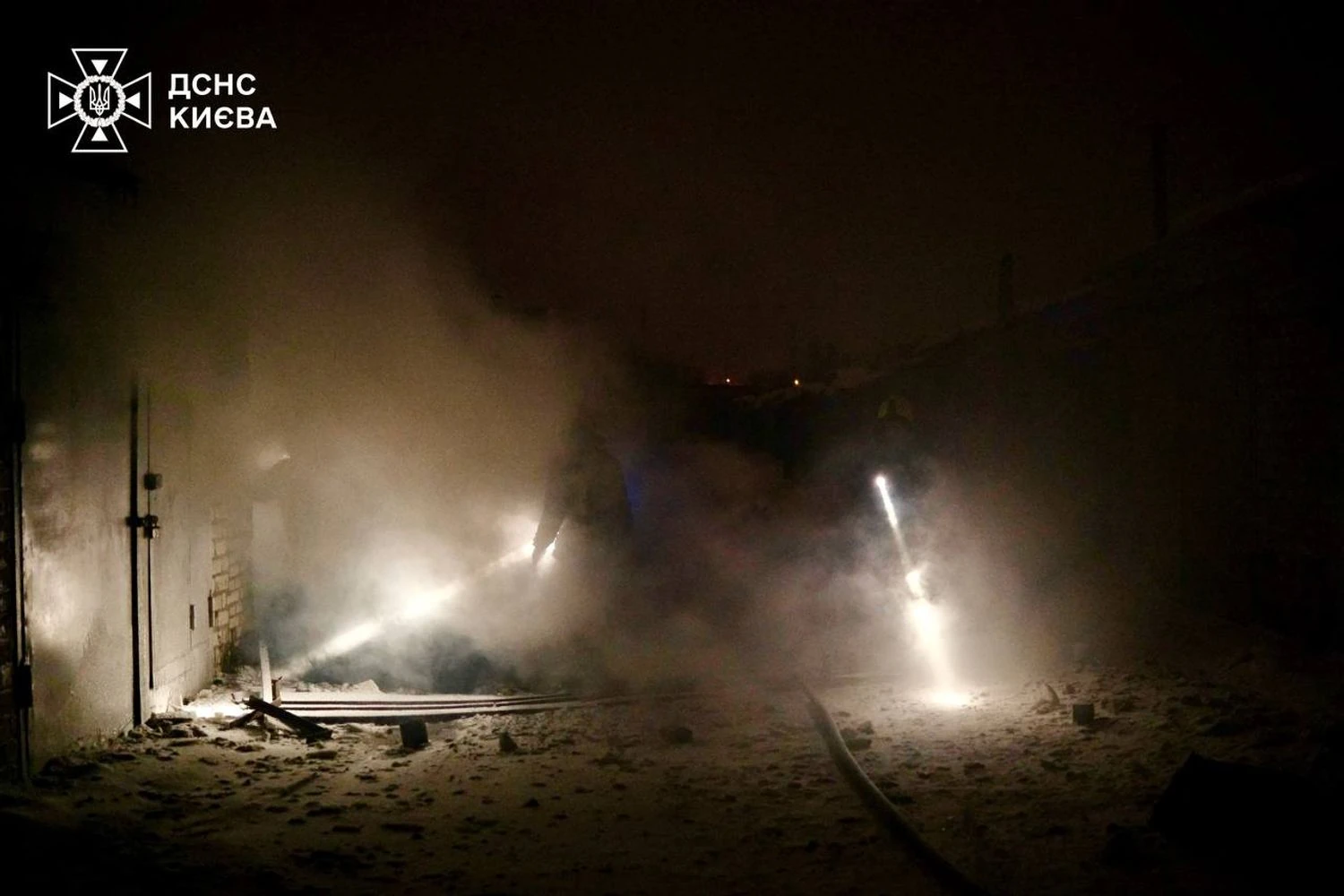 Київ зазнав майже 5-годинної атаки рф: понад 500 тис. споживачів без світла, ворог бив по котельнях - Прем'єр