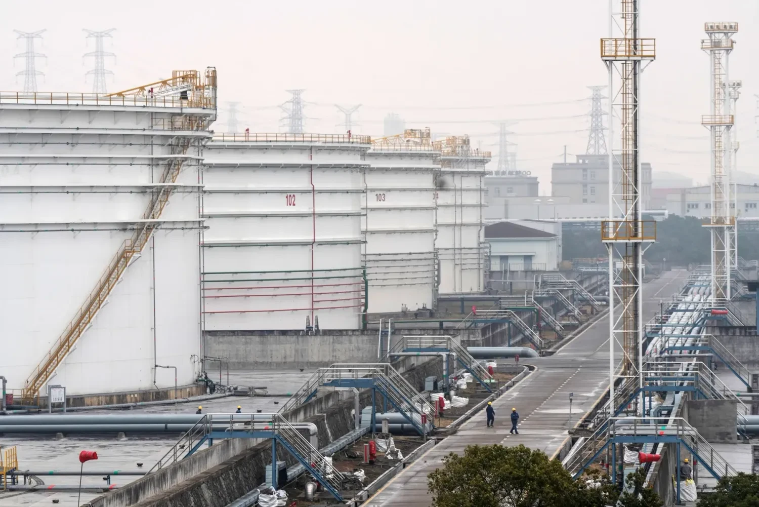 Нафту з рф замість Індії у лютому скуповують зі знижками нафтопереробники з Китаю - Bloomberg