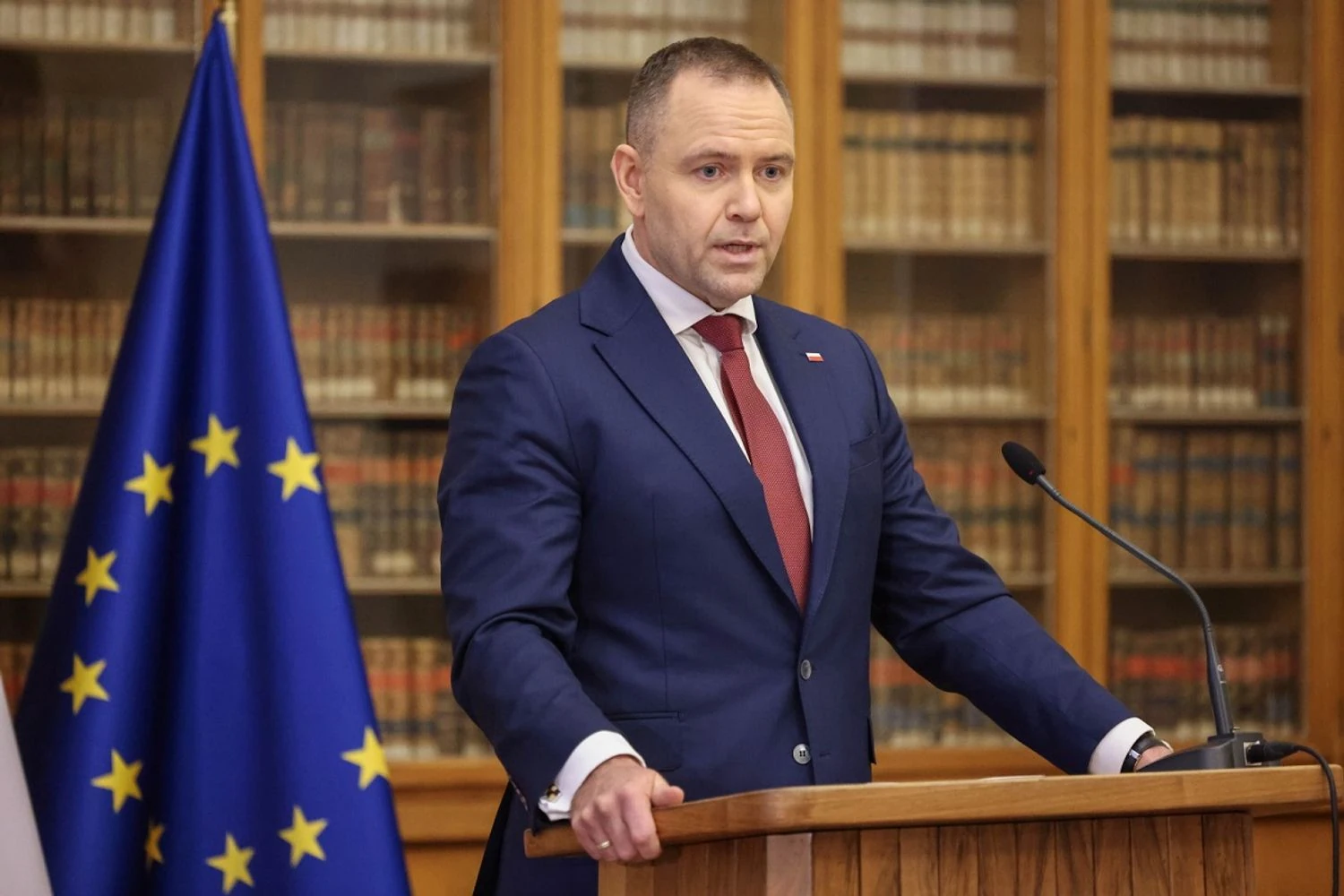 Навроцький ветував закон SAFE, Туск назвав це ганьбою і скликає позачергове засідання уряду