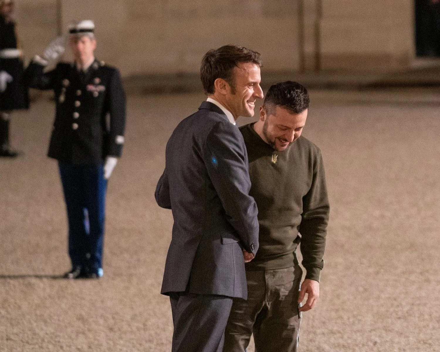 Зеленський сьогодні у Франції - зустрінеться з Макроном