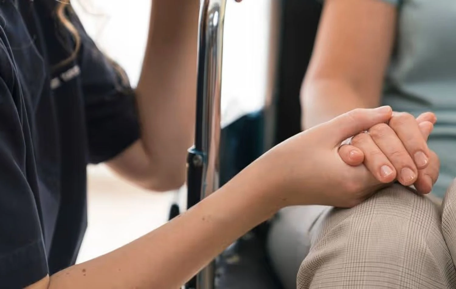 Іспанка пішла з життя через евтаназію після тривалої боротьби у суді з батьком