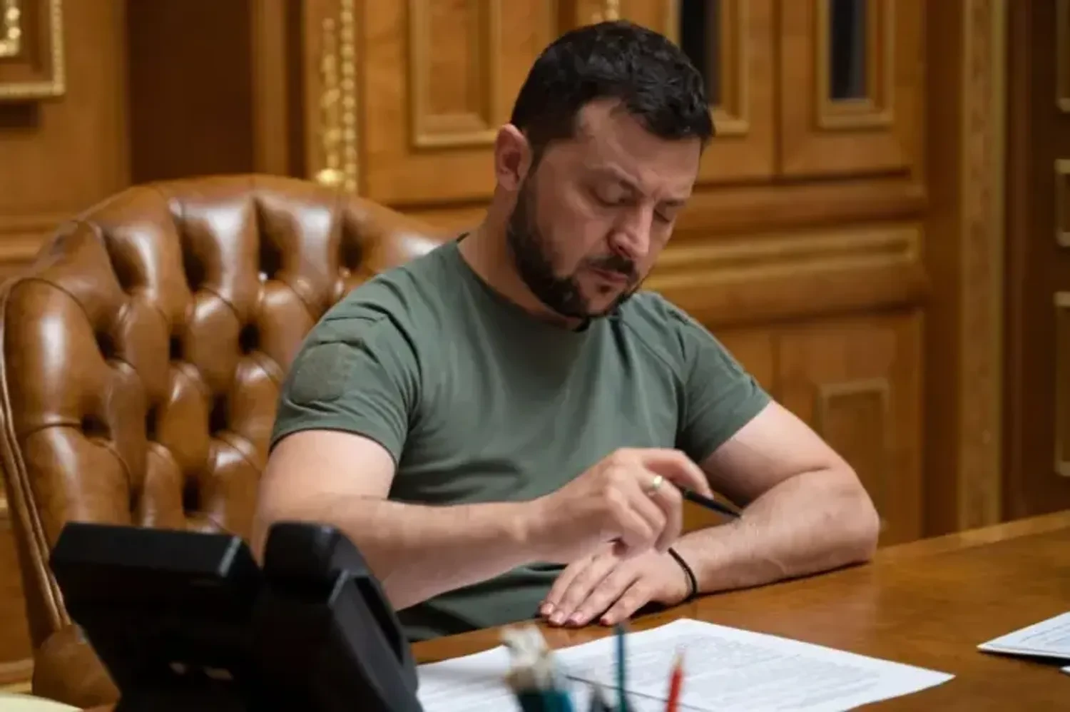 Зеленський підписав закони про промисловий безвіз та спільний енергоринок з ЄС