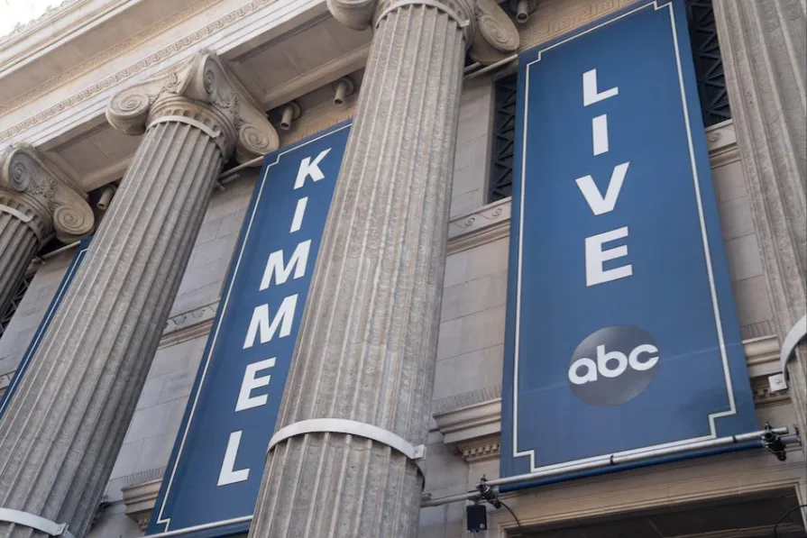 Комісар FCC звинуватила адміністрацію Трампа у кампанії тиску проти Disney та ABC
