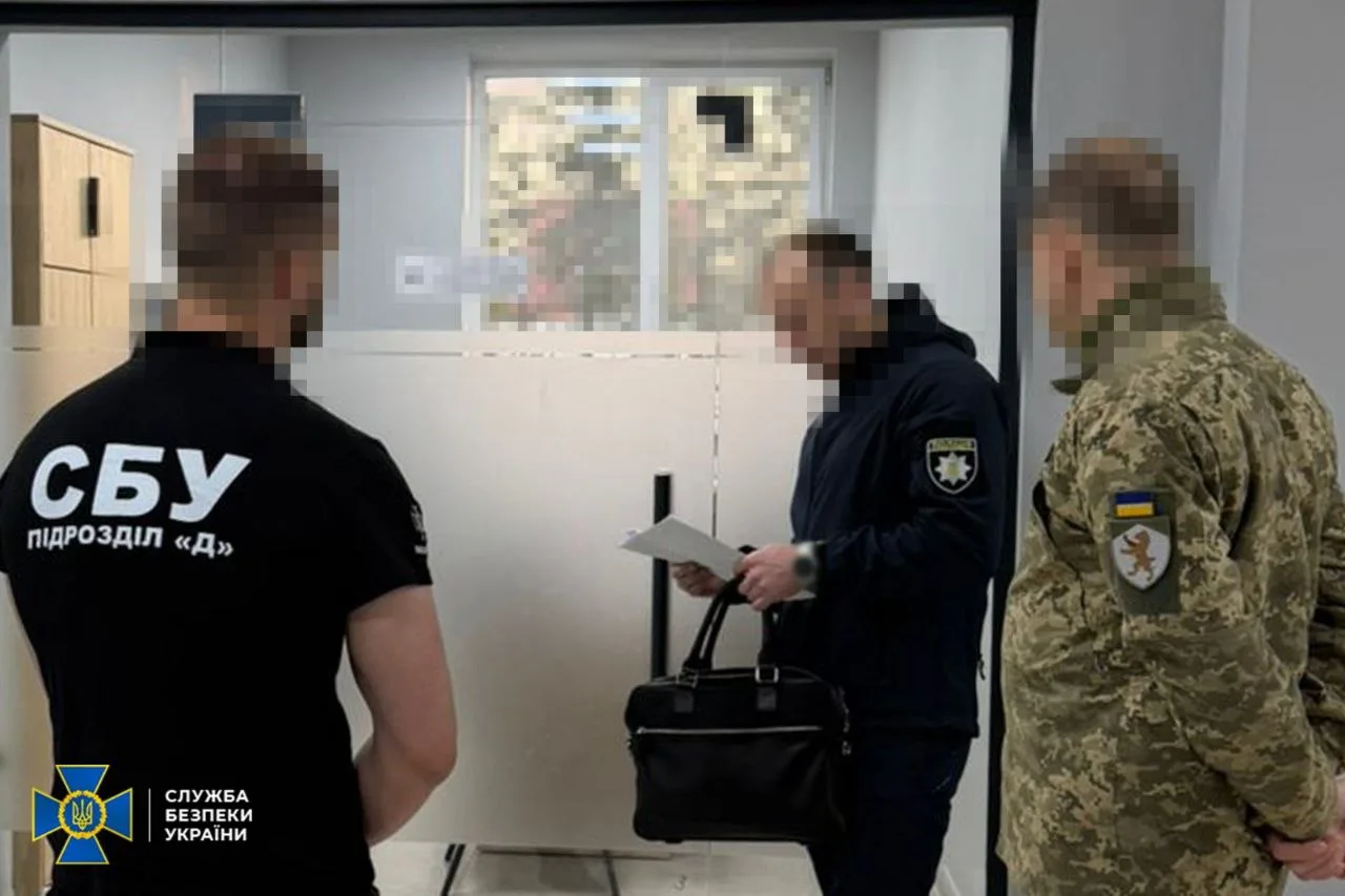 В Ужгороді викрили керівника ГО, який налагодив схему з