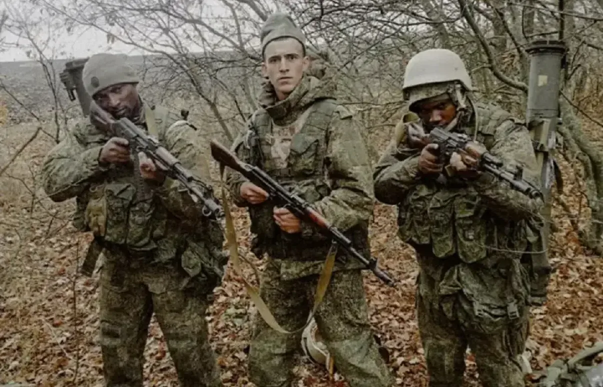 росія масово вербує іноземців до армії через шантаж та блокування рахунків - АТЕШ