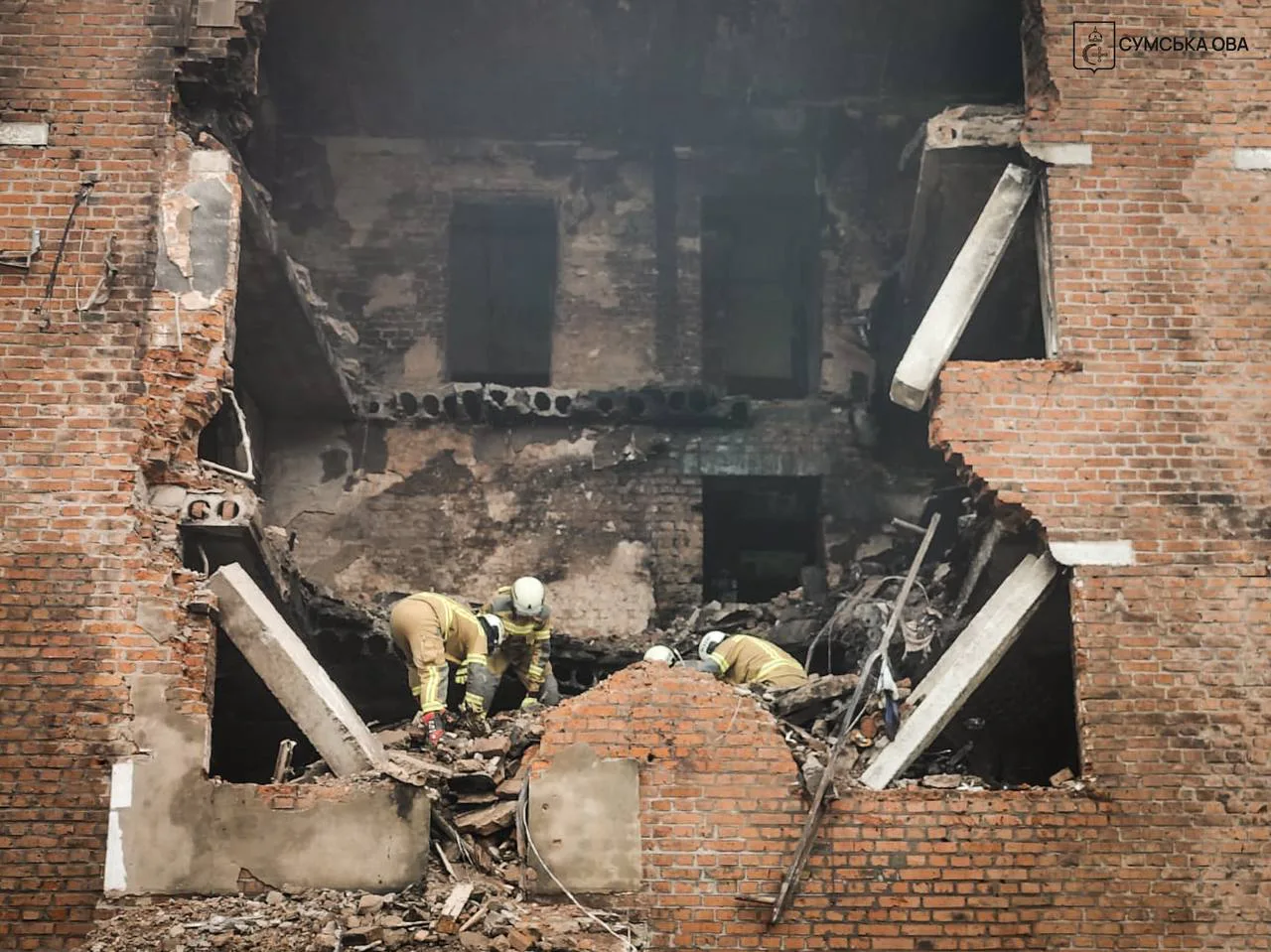 У Конотопі під завалами будинку знайшли тіло 94-річної жінки