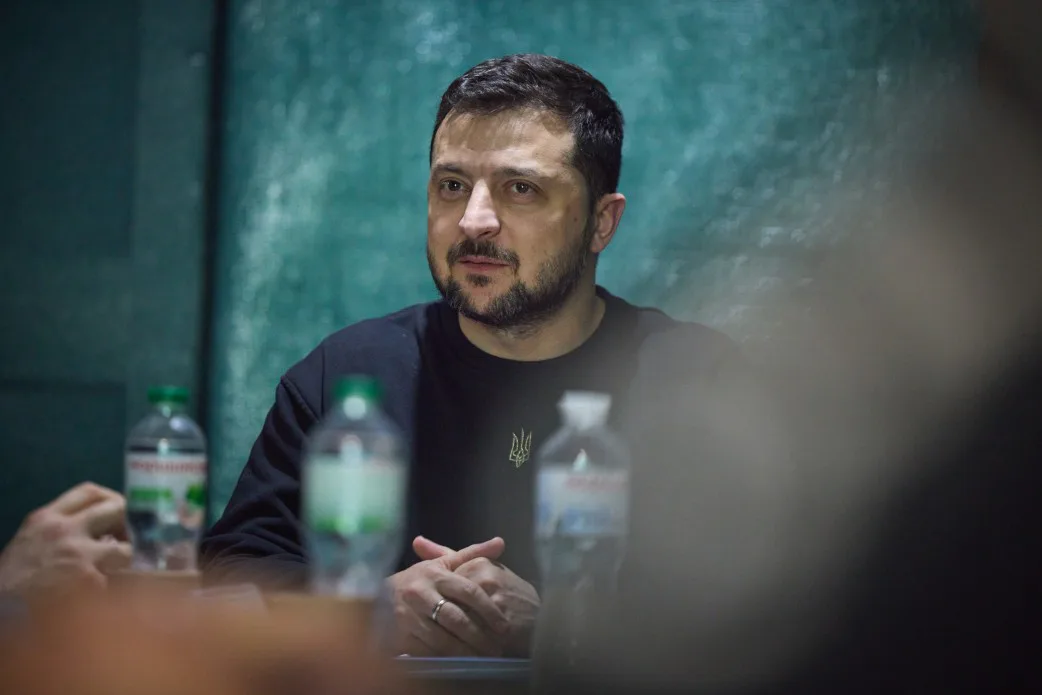 "План виконується": Зеленський розкрив результати далекобійних санкцій та мідлстрайківЗСУ та СБУ уразили літаки Ту-142, установку Іскандер та нафтові цілі ворога. Атаки спричинили дефіцит пального в окупованому
Криму.Війна в Україні • 30 травня, 17:23 • 4028 перегляди