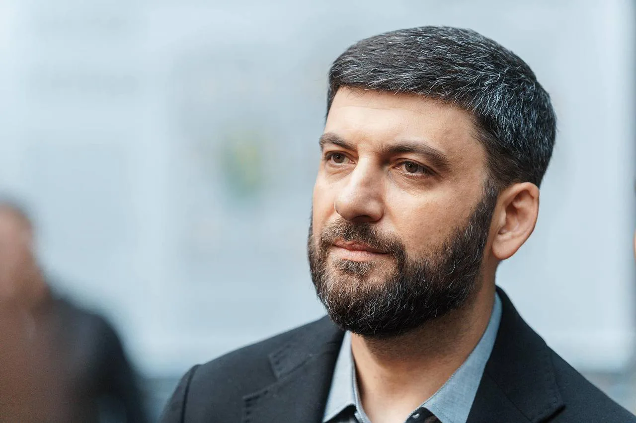 Гройсман повернув польський орден на знак солідарності з Зеленським і Україною