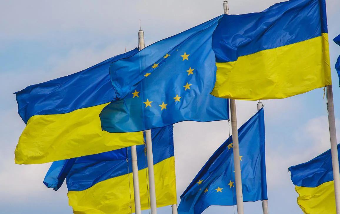 Україна отримала перший транш у 3,2 млрд євро за кредитом від ЄС - куди підуть гроші