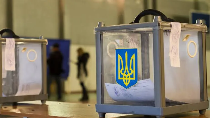 В Україні заговорили про вибори - експерт пояснив, що може стояти за чутками про зустріч Зеленського і Залужного