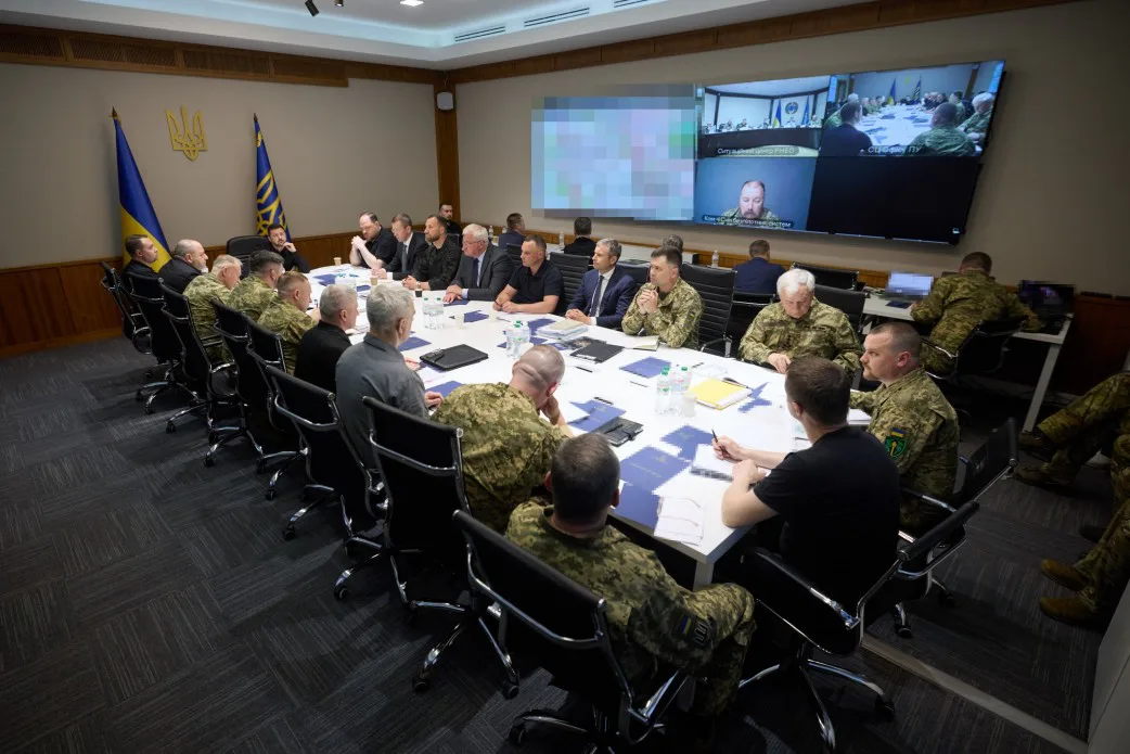Зеленський провів спеціальну Ставку - вперше були виробники зброї та командирів корпусів