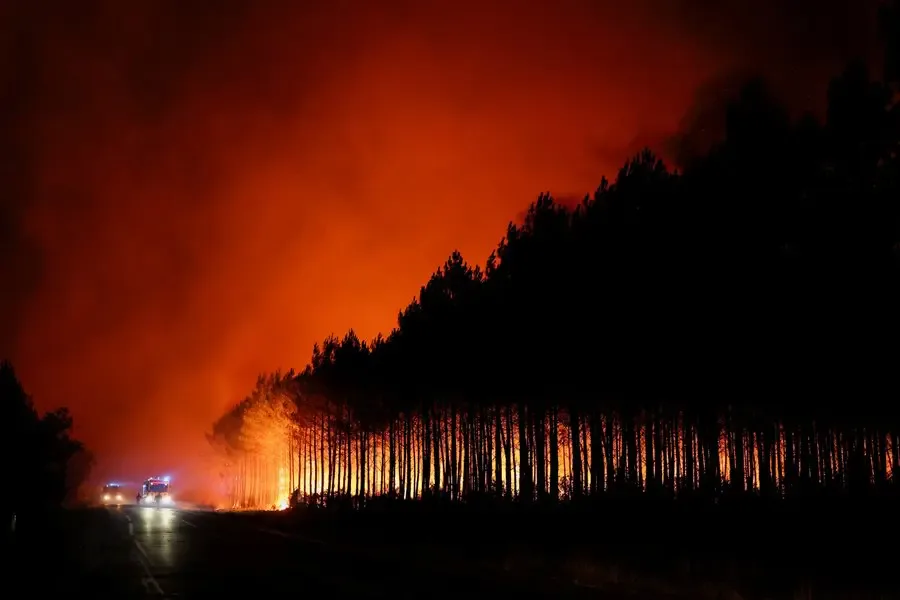 На Криті другий день гасять масштабні лісові пожежі - загинули троє пожежників