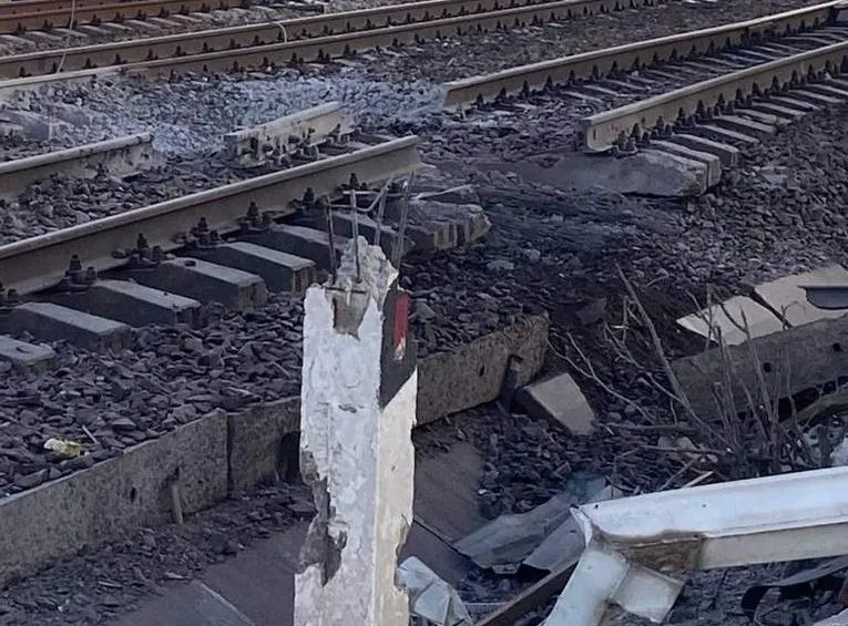 На Донеччині ворог атакував ремонтну бригаду залізничників -  є загиблий і поранені