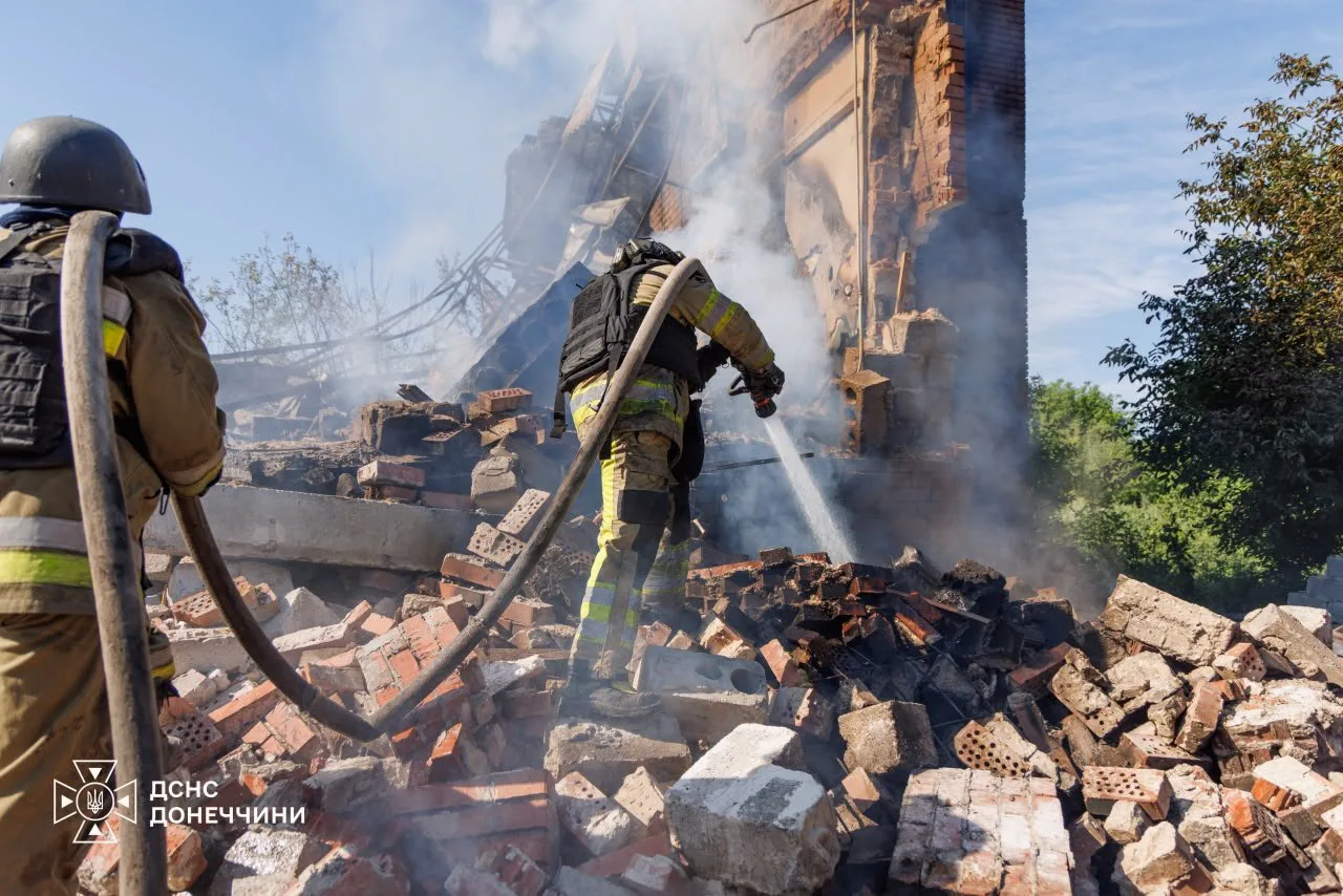 рф вдарила по приватному сектору Біленького на Донеччині, троє людей загинули під завалами