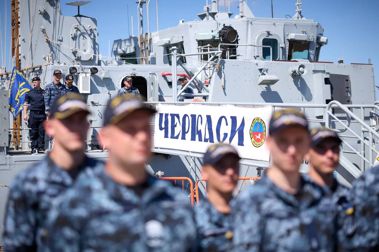 Зеленський і Бернем піднялися на борт українського корабля "Черкаси"