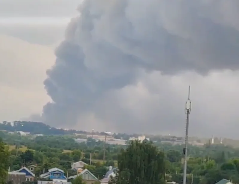 Зеленський підтвердив ураження НПЗ та логістичного центру у рязані і не тільки