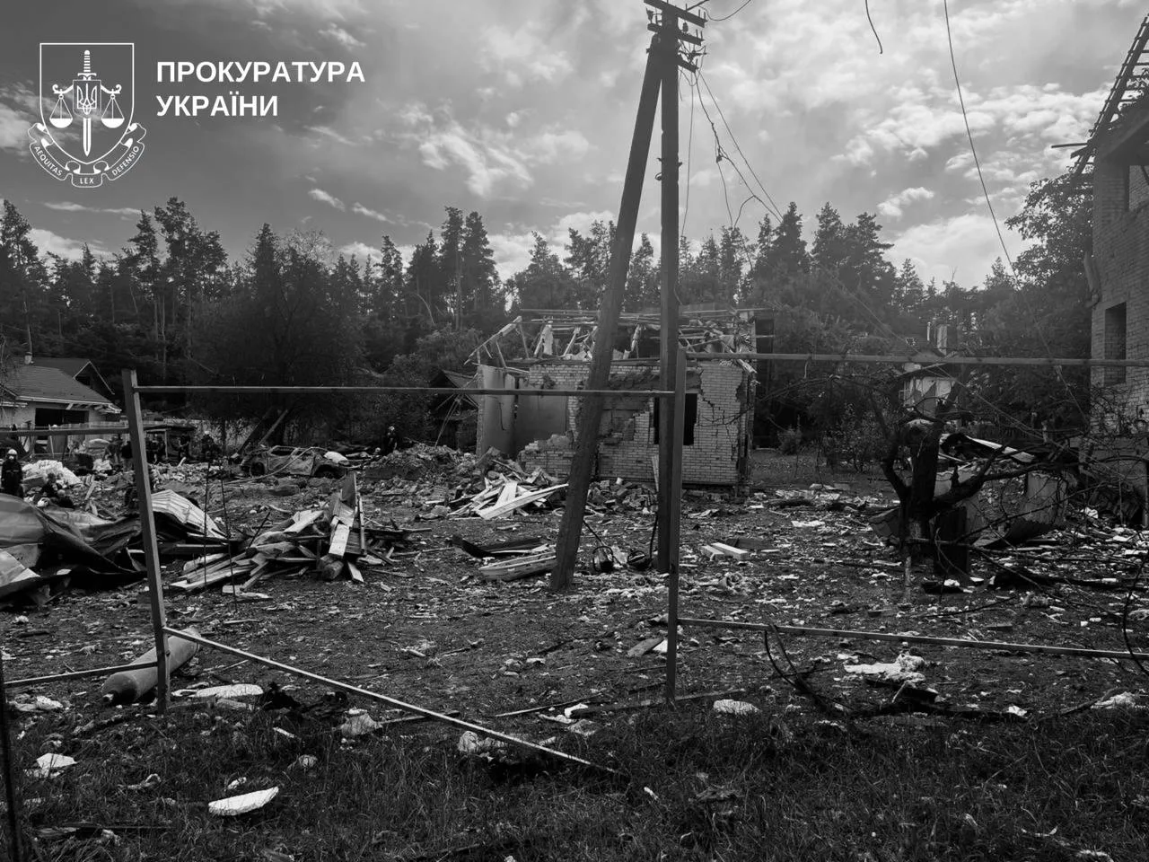 Кількість загиблих від удару рф по збройовій виставці на Київщині зросла до 12